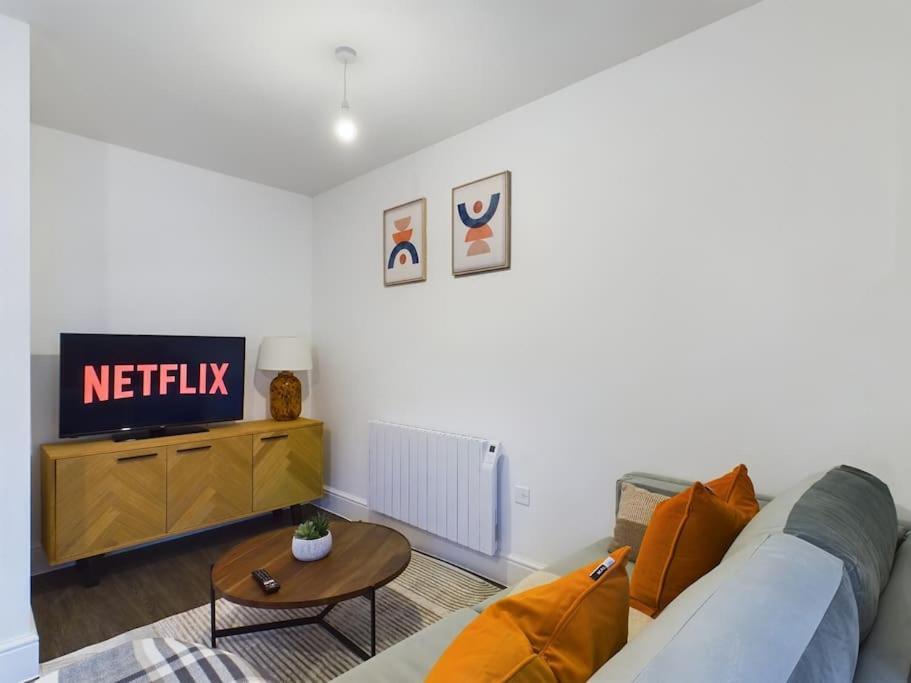 The Grove King Bed Wi-Fi Ev Charger Appartement Cheltenham Buitenkant foto