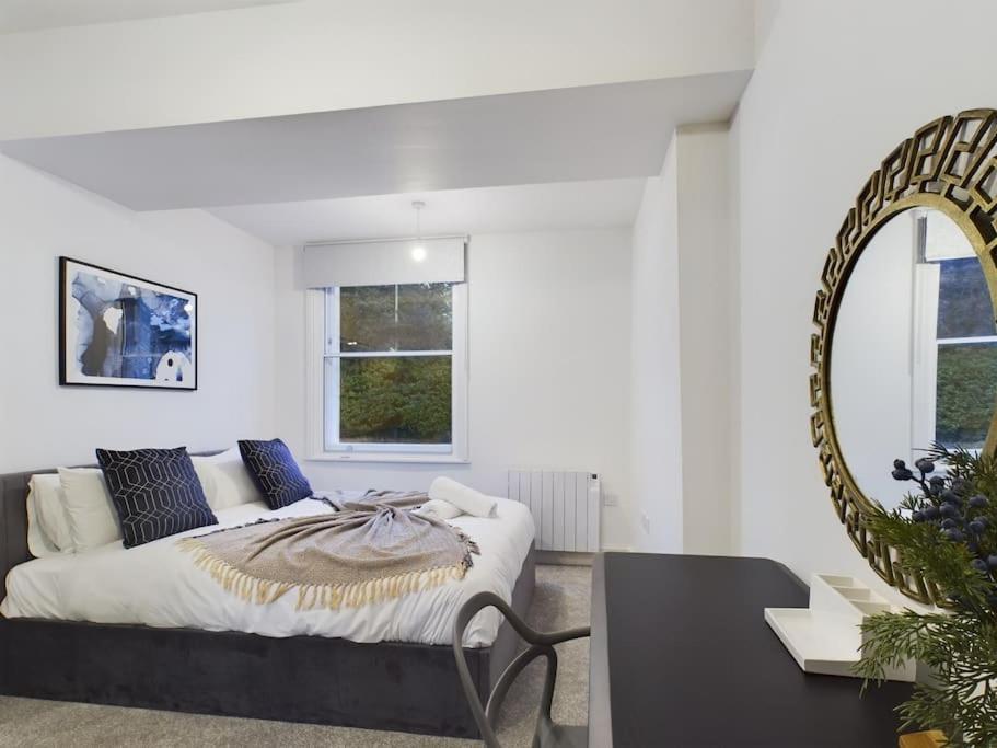 The Grove King Bed Wi-Fi Ev Charger Appartement Cheltenham Buitenkant foto