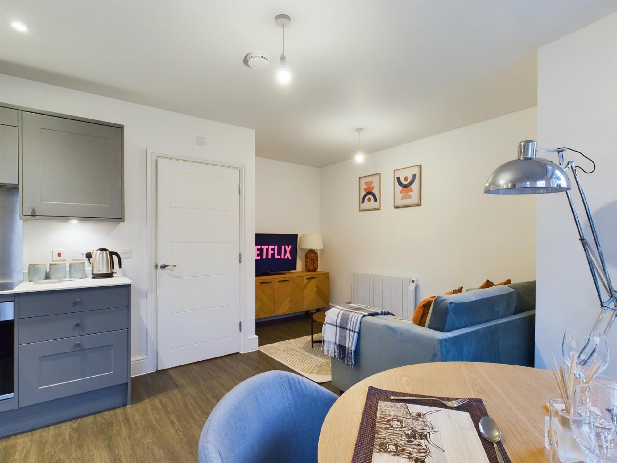The Grove King Bed Wi-Fi Ev Charger Appartement Cheltenham Buitenkant foto